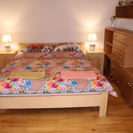 Zamsowka Villa Guciow Екстериор снимка