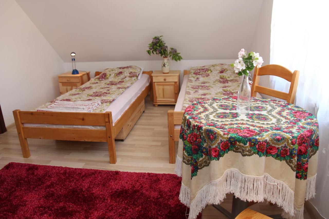 Zamsowka Villa Guciow Екстериор снимка