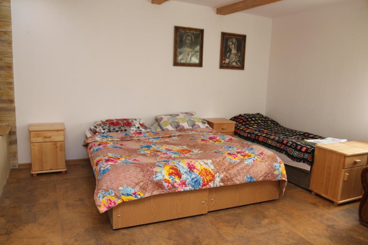 Zamsowka Villa Guciow Екстериор снимка